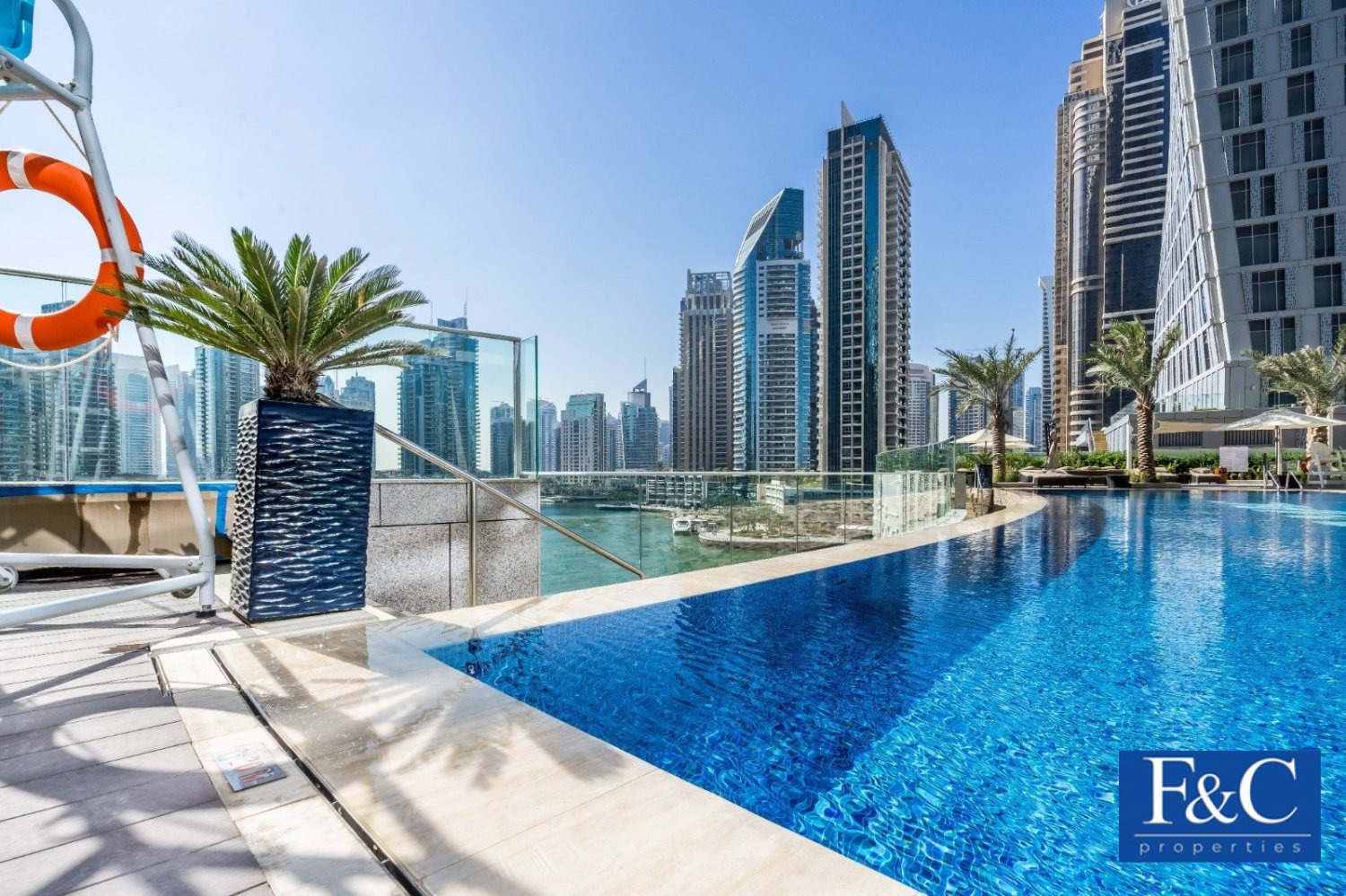 Apartamento de 1 dormitorio en Dubai Marina, UAE No. 442