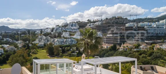 3 bedrooms Penthouse in La Quinta, Spain No. 177779 25