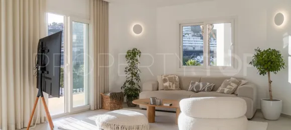 3 bedrooms Penthouse in La Quinta, Spain No. 177779 18