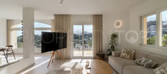 3 bedrooms Penthouse in La Quinta, Spain No. 177779 3