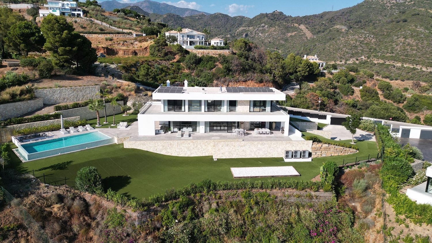 7 bedrooms Villa in Malaga, Spain No. 192961