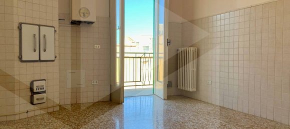 Apartamento de 3 habitaciónes en Giovinazzo, Italy No. 28507 2
