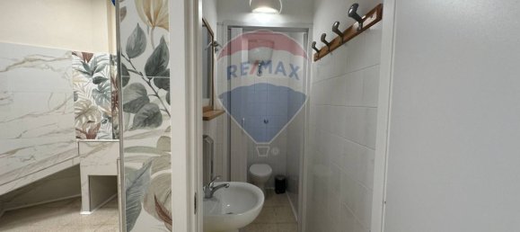 2 rooms Commercial property in Rome, Italy No. 326128 9