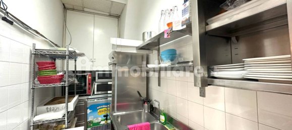 Propiedad comercial de 3 habitaciónes en Rome, Italy No. 121782 12