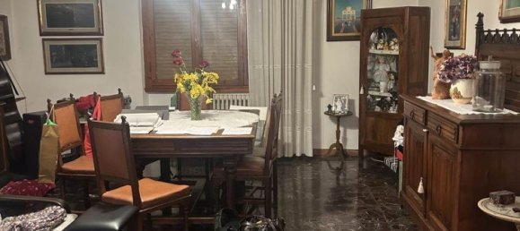 6 rooms Apartment in San Casciano in Val di Pesa, Italy No. 98809 4