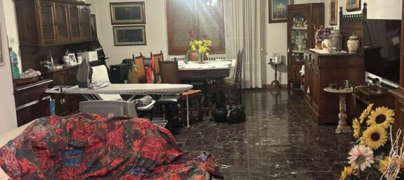 6 rooms Apartment in San Casciano in Val di Pesa, Italy No. 98809 2