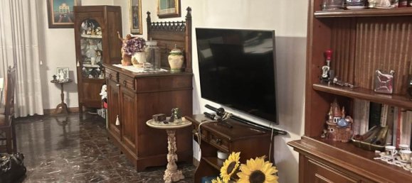 6 rooms Apartment in San Casciano in Val di Pesa, Italy No. 98809 3