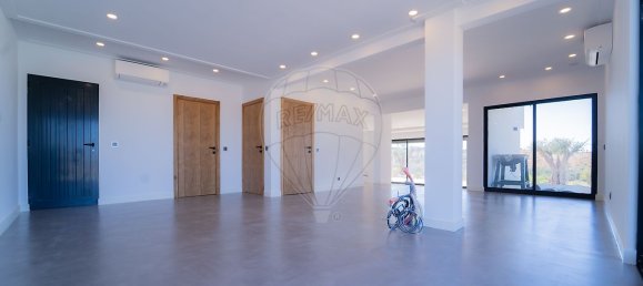 5 غرف نوم منزل في Quarteira, Portugal رقم 33052 8