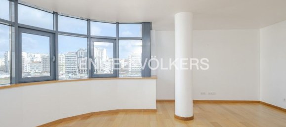 2 bedrooms Apartment in Lisbon, Portugal No. 12166 3