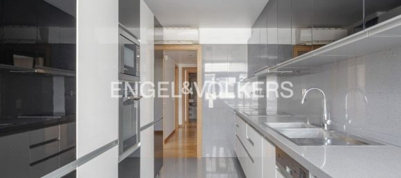 2 bedrooms Apartment in Lisbon, Portugal No. 12166 10