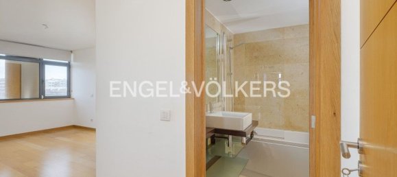 2 bedrooms Apartment in Lisbon, Portugal No. 12166 16