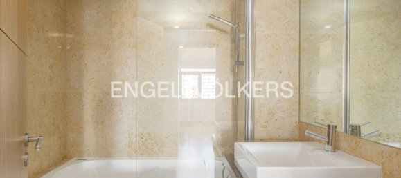 2 bedrooms Apartment in Lisbon, Portugal No. 12166 12