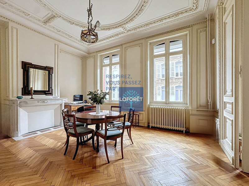 6 bedrooms House in Amiens, France No. 39076