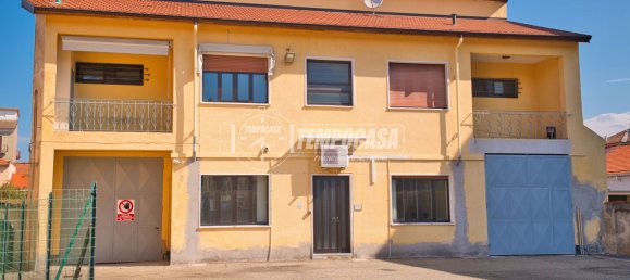 5 rooms House in Novara, Italy No. 305126 6