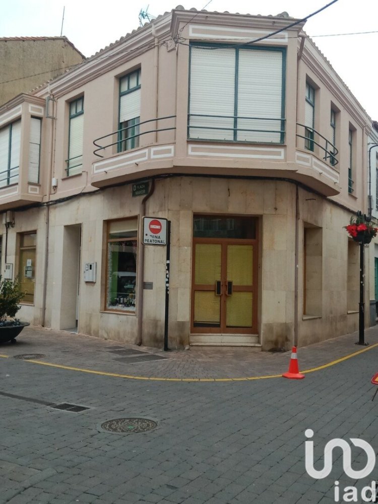 Casa de 9 dormitorios en Santa María del Páramo, Spain No. 293715