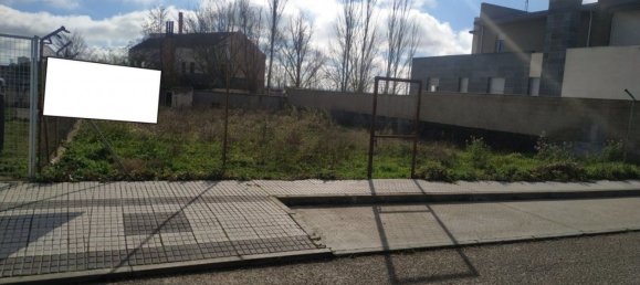 Земельный участок 600м² в Самора, Испания № 111921 3