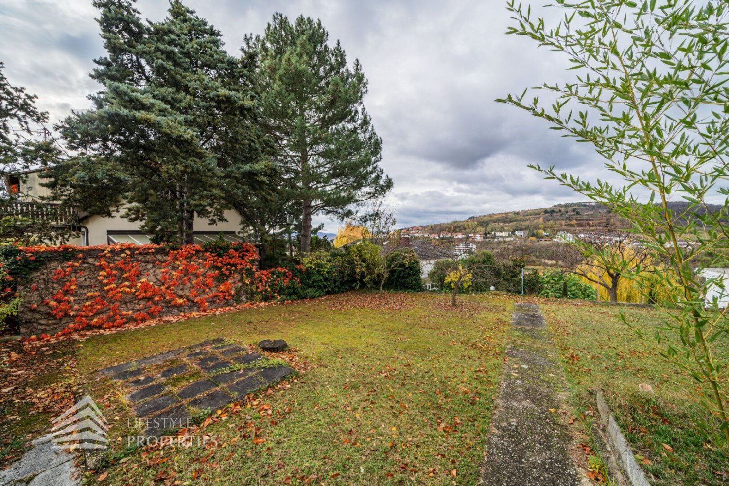 930m² Land in Krems an der Donau, Austria No. 47717