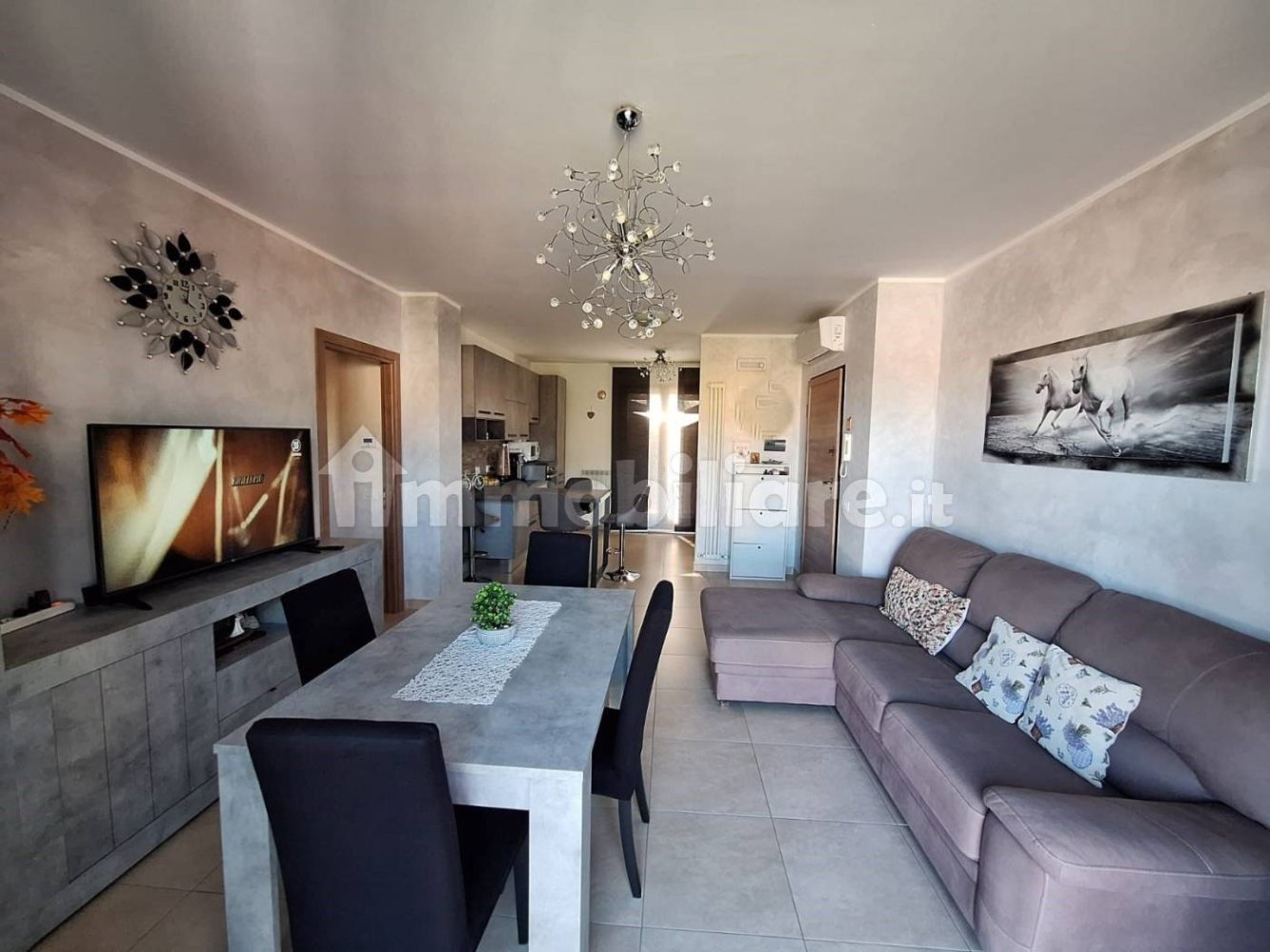 3 bedrooms Apartment in Chiaravalle, Italy No. 374202