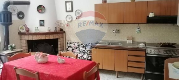 Дом с 4 комнатами в Фолиньо, Италия № 146284 12