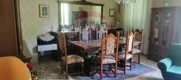 Дом с 4 комнатами в Фолиньо, Италия № 146284 8