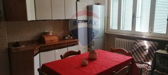 Дом с 4 комнатами в Фолиньо, Италия № 146284 13