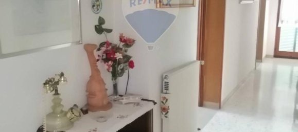 Дом с 4 комнатами в Фолиньо, Италия № 146284 6