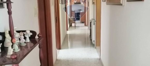 Дом с 4 комнатами в Фолиньо, Италия № 146284 3