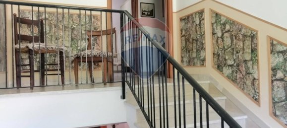 Дом с 4 комнатами в Фолиньо, Италия № 146284 2