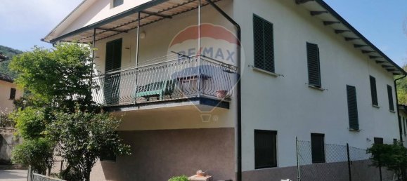 Дом с 4 комнатами в Фолиньо, Италия № 146284 33