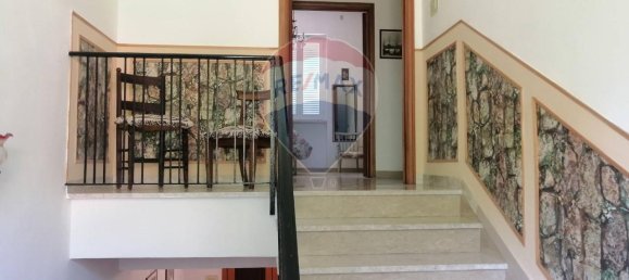 Дом с 4 комнатами в Фолиньо, Италия № 146284 42