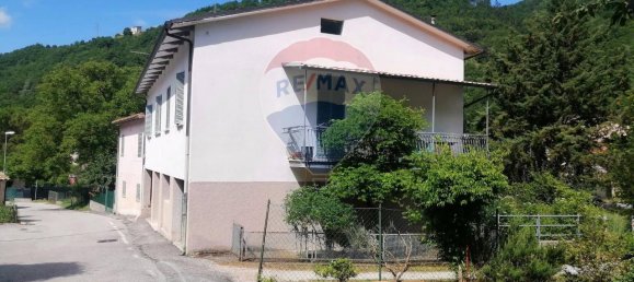 Дом с 4 комнатами в Фолиньо, Италия № 146284 36