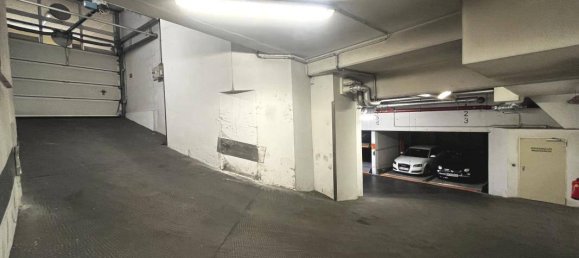 موقف سيارات في Wahring, Austria رقم 23337 4