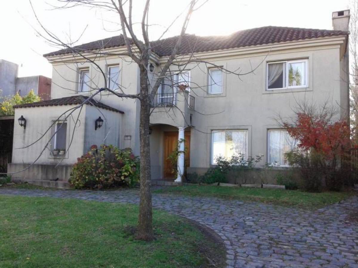 3 bedrooms House in Tigre, Argentina No. 87595