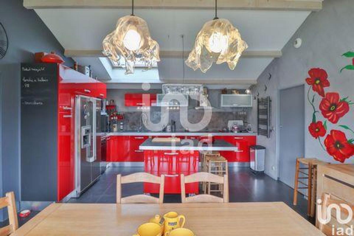 4 bedrooms House in Nantes, France No. 30617