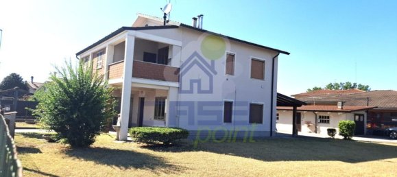 8 bedrooms House in Castelnuovo Bocca d'Adda, Italy No. 362258 6