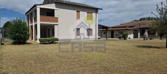 8 bedrooms House in Castelnuovo Bocca d'Adda, Italy No. 362258 2