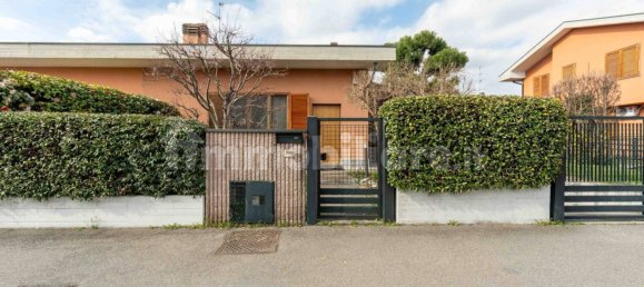 3 chambres Villa à San Vittore Olona, Italy No. 327599 2