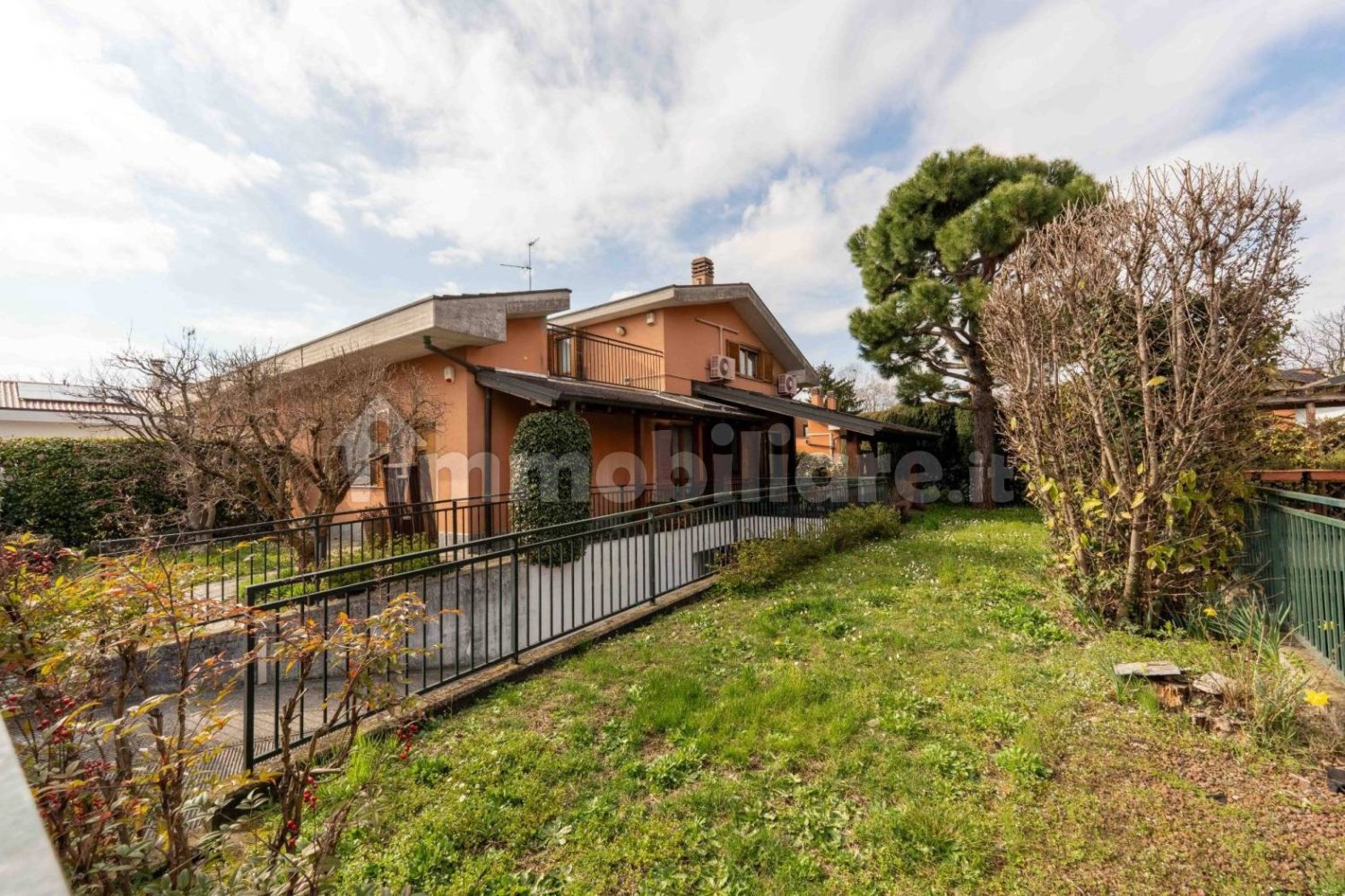 3 chambres Villa à San Vittore Olona, Italy No. 327599