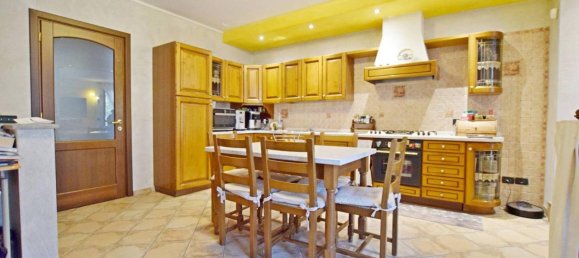 5 rooms Apartment in Roccaforte Mondovì, Italy No. 37737 4