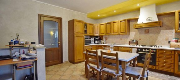 5 rooms Apartment in Roccaforte Mondovì, Italy No. 37737 6