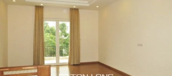 4 bedrooms Villa in Long Bien, Vietnam No. 3169 5