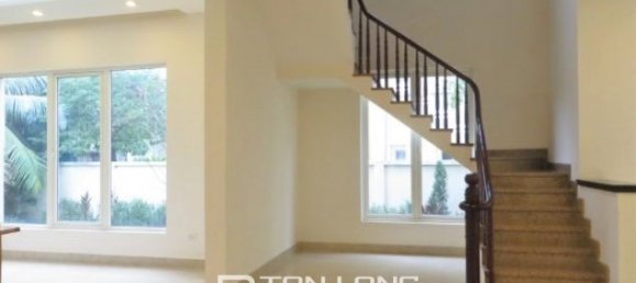 4 bedrooms Villa in Long Bien, Vietnam No. 3169 3