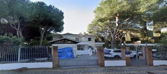 3 bedrooms House in Marbella, Spain No. 136509 2
