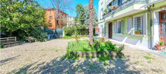 Квартира с 2 комнатами в Модена, Италия № 92716 2