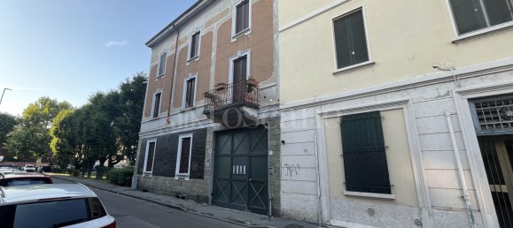 3-Zimmer Haus in Corsico, Italy, Nr. 261041 2