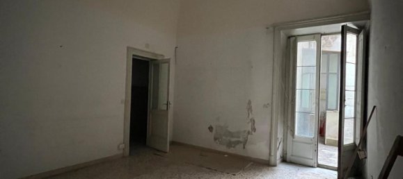 5 rooms Apartment in Catania, Italy No. 157926 12