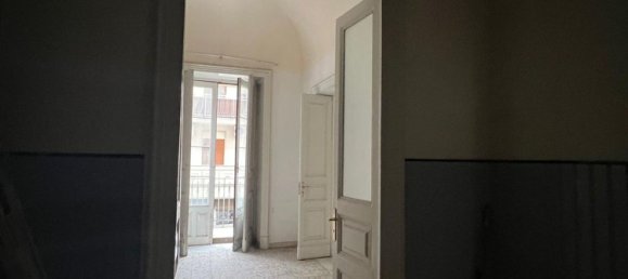 5 rooms Apartment in Catania, Italy No. 157926 7