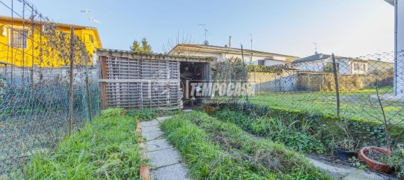 3 rooms Apartment in Bereguardo, Italy No. 80644 5