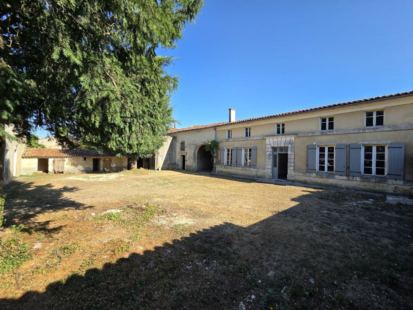 4 rooms House in Charente, France No. 303961