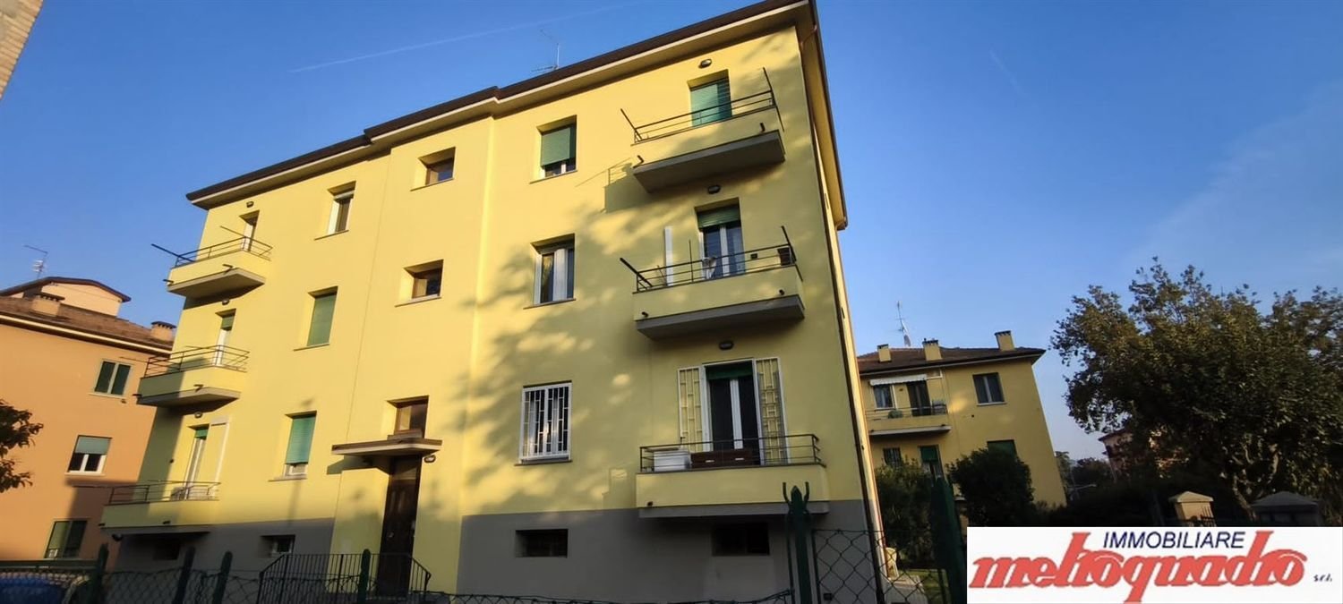 3 rooms Apartment in Bologna, Italy No. 166133